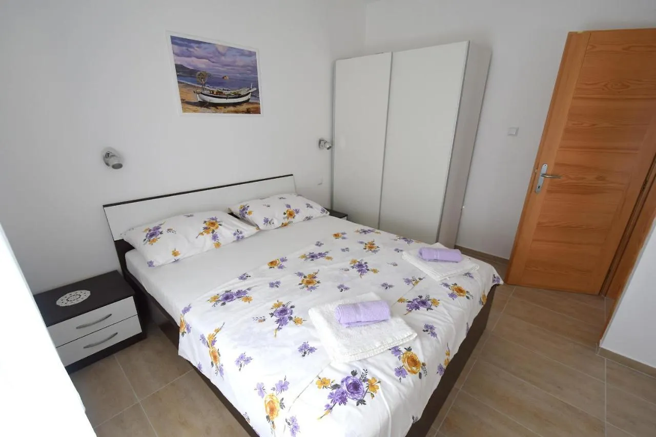 Apartments Buturajac Krk Town 0*,