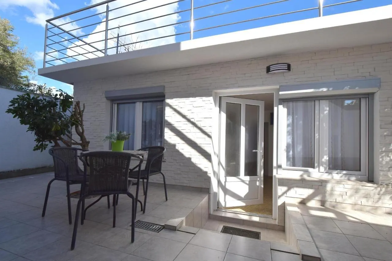 Apartments Buturajac Krk Town 0*,